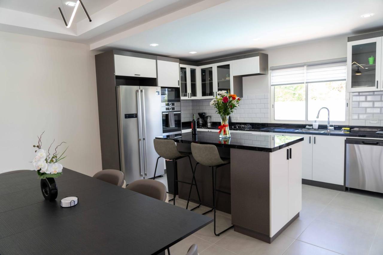 Spacious 3Br Home With Own Private Cozy Pool Koolbaai エクステリア 写真